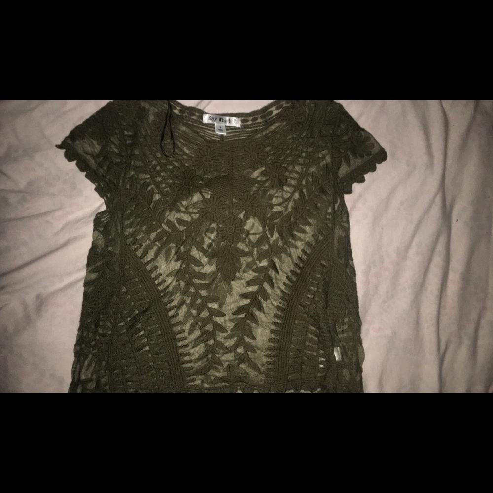 Laced crop top shirt😍